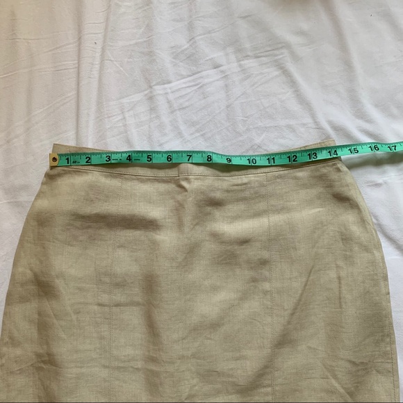 Escada linen and lace skirt - Picture 7 of 7